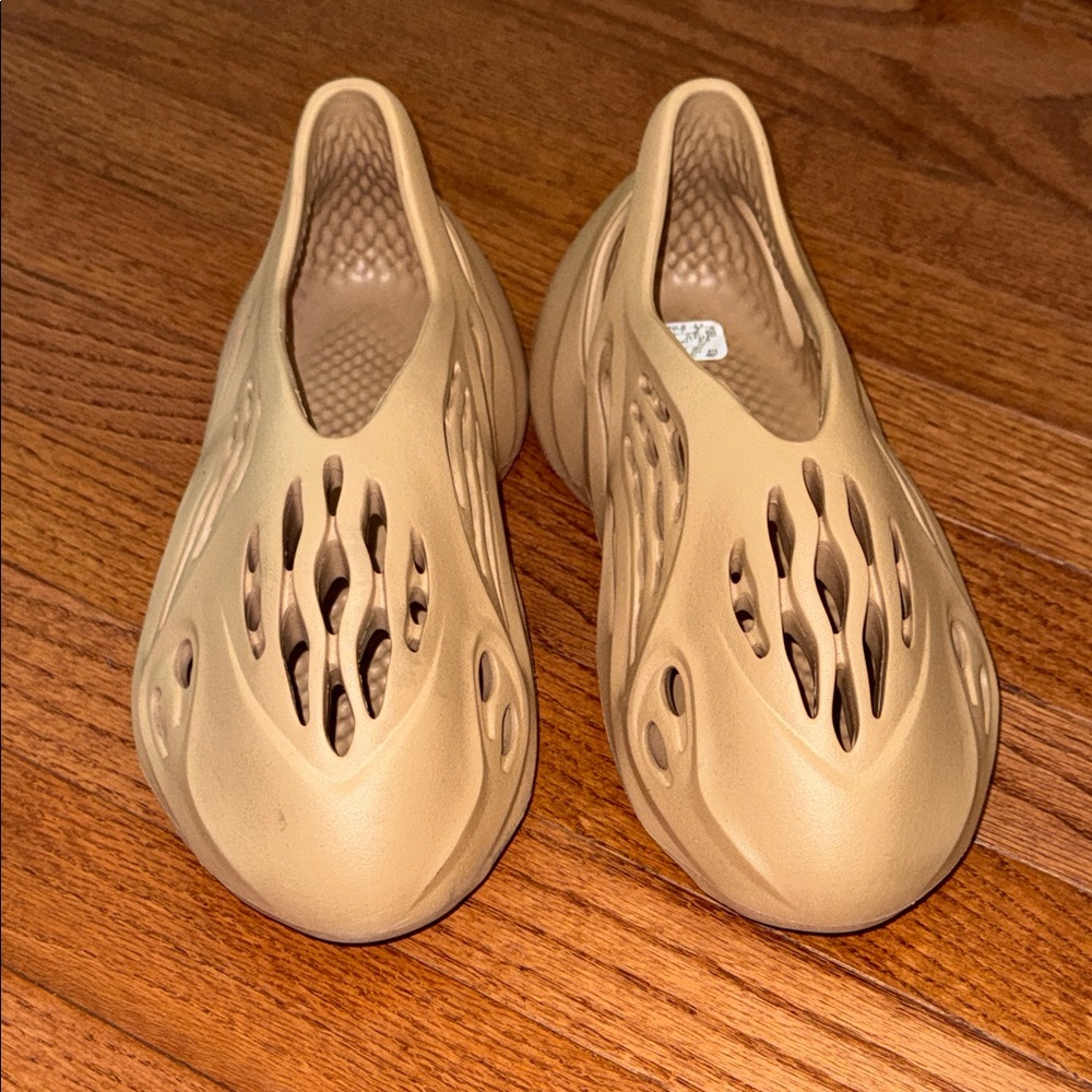 Yeezy Tan Women's Mules (FOAM RUNNR)